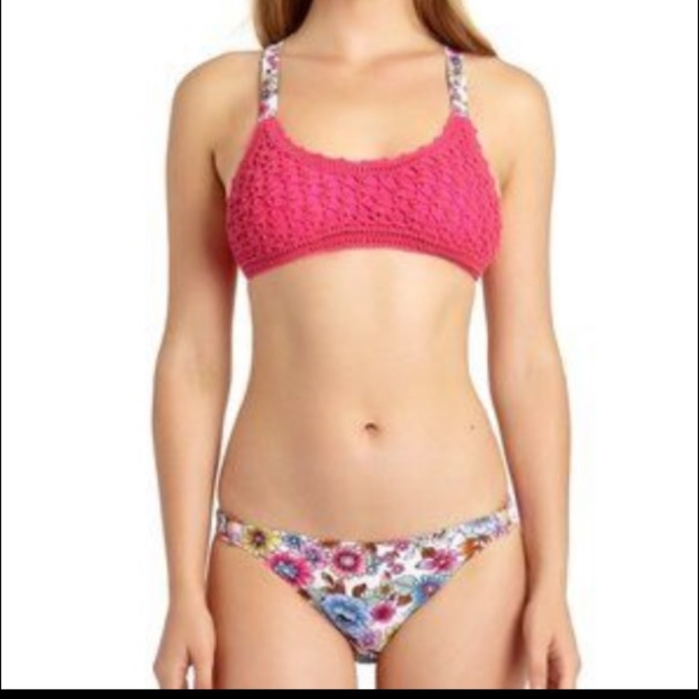 NWOT California Waves bikini top juniors size L